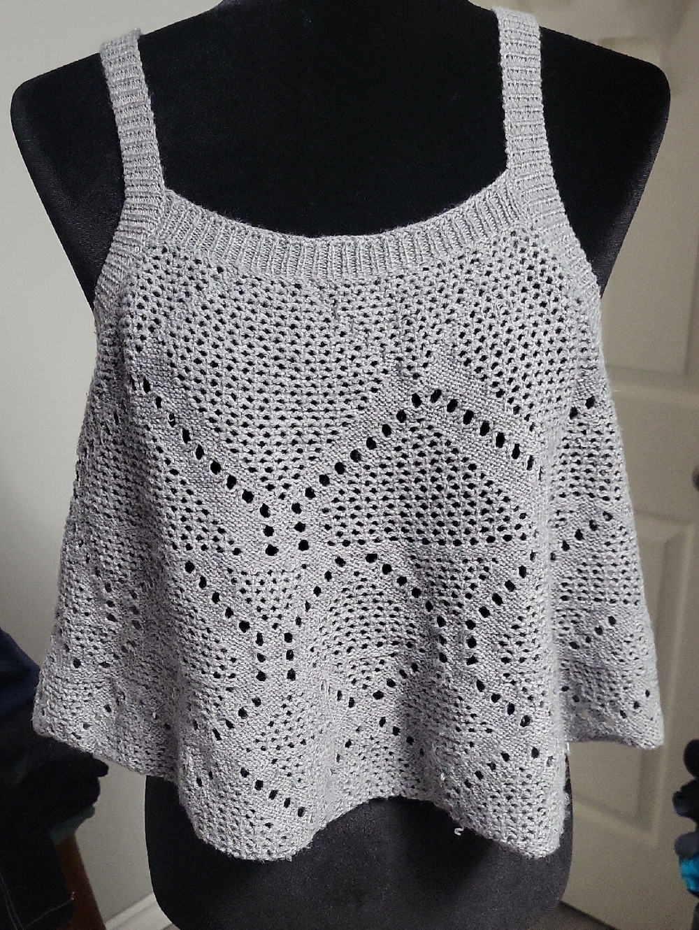 2/$7**Unbranded XL Gray Knit Cropped Trapeze Tank Top